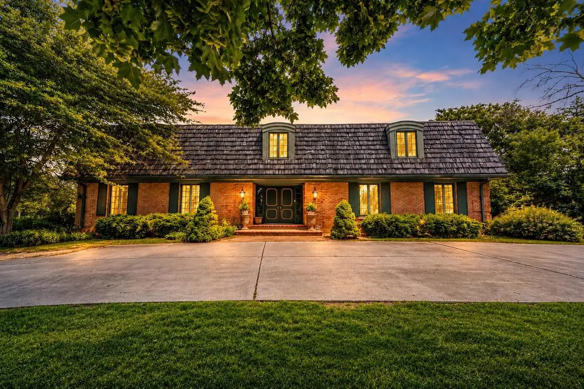 675 SUNSET CIRCLE, Green Bay, WI 54301 - #1