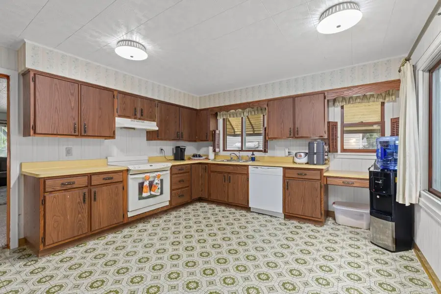 420 ANNEX AVENUE, Oshkosh, WI 54901 - #3