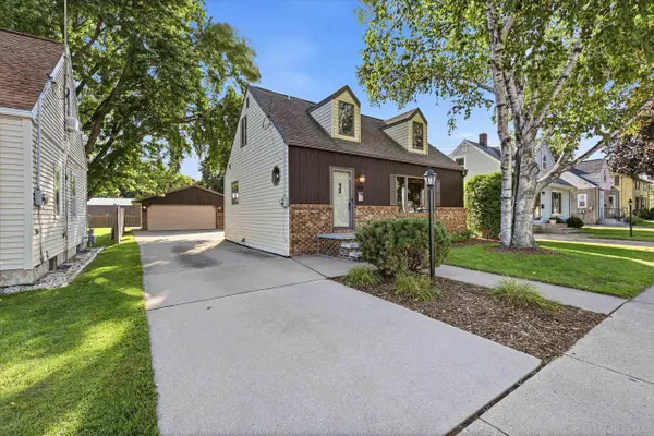 808 GRAND AVENUE, Little Chute, WI 54140