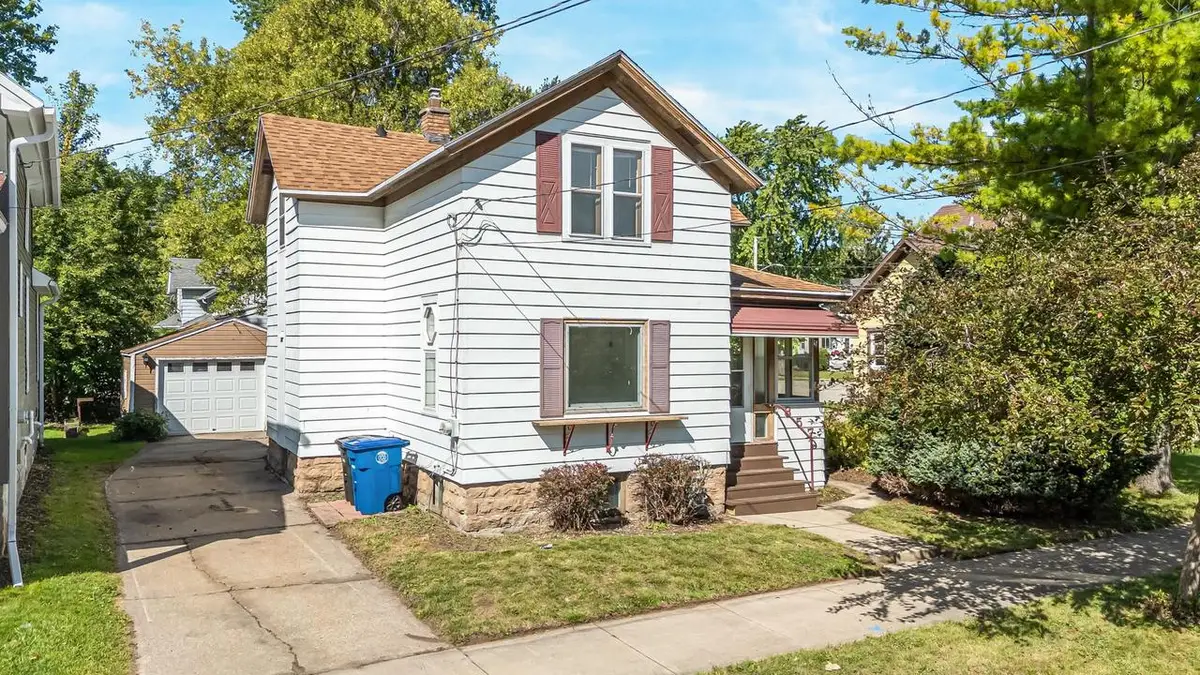 857 FRANKLIN STREET, Oshkosh, WI 54901 - #1