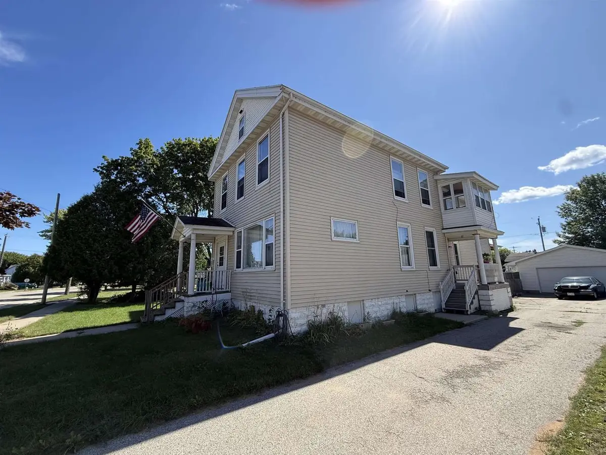 511 5TH AVENUE, Menominee, MI 49858 - #1