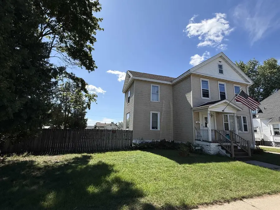 511 5TH AVENUE, Menominee, MI 49858 - #3