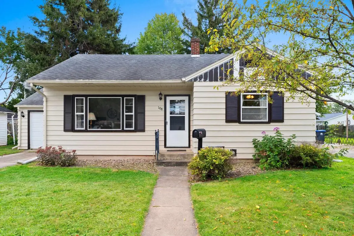 108 KING STREET, Neenah, WI 54956 - #1