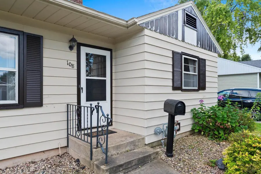 108 KING STREET, Neenah, WI 54956 - #2
