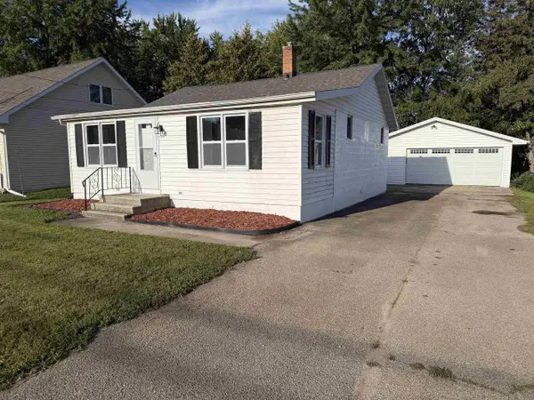 8 S 5TH STREET, Winneconne, WI 54986