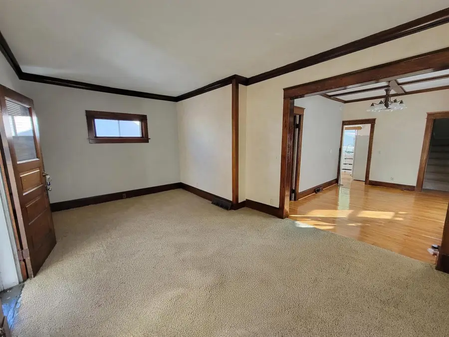 319 W MELVIN AVENUE, Oshkosh, WI 54901 - #3