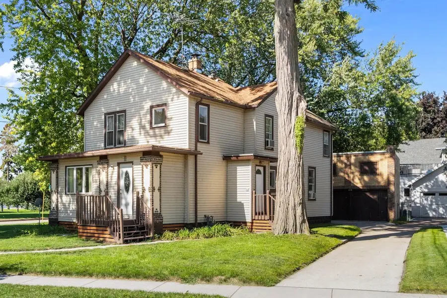 3 EVELINE STREET, Oshkosh, WI 54901 - #2