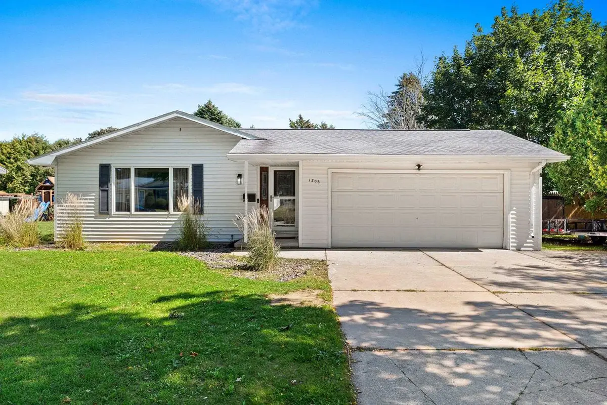 1306 HILLCREST AVENUE, Kewaunee, WI 54216 - #1