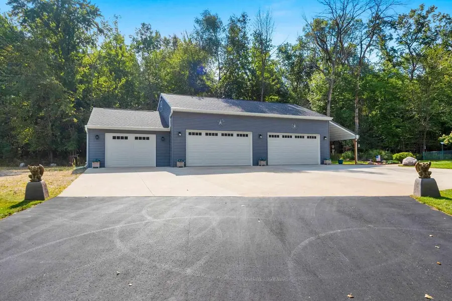 2934 AIRPORT ROAD, Oconto, WI 54153 - #3
