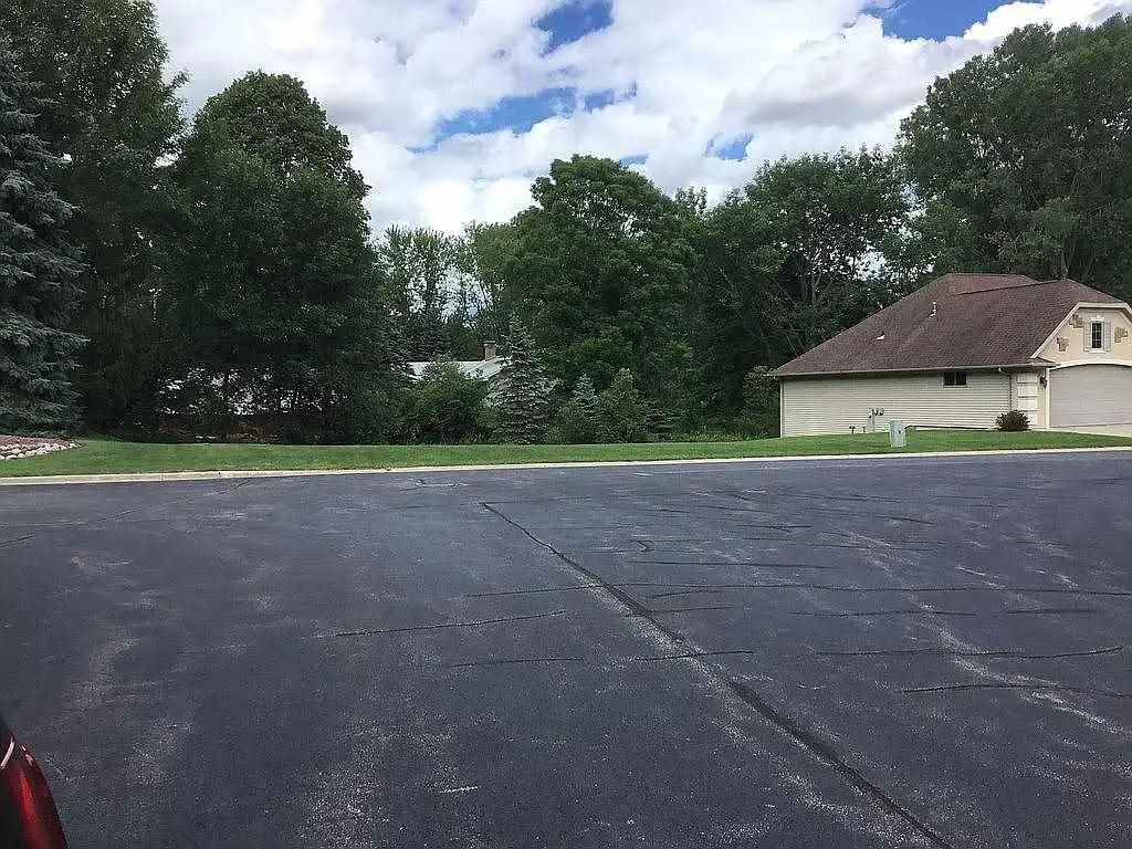 1330 NORTH LAKE COURT, Appleton, WI 54913 - #1
