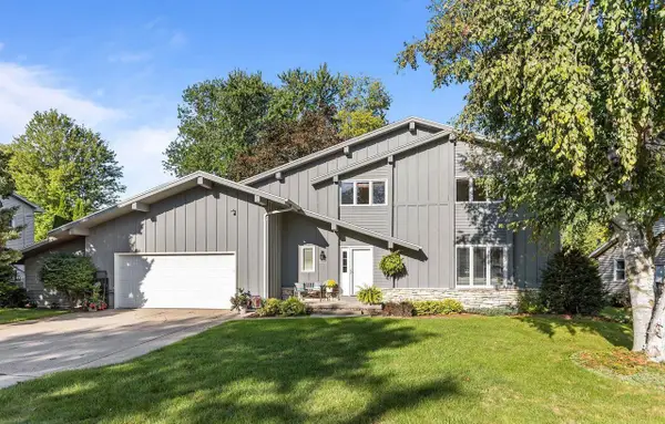 1211 LYNROSE LANE, Neenah, WI 54956