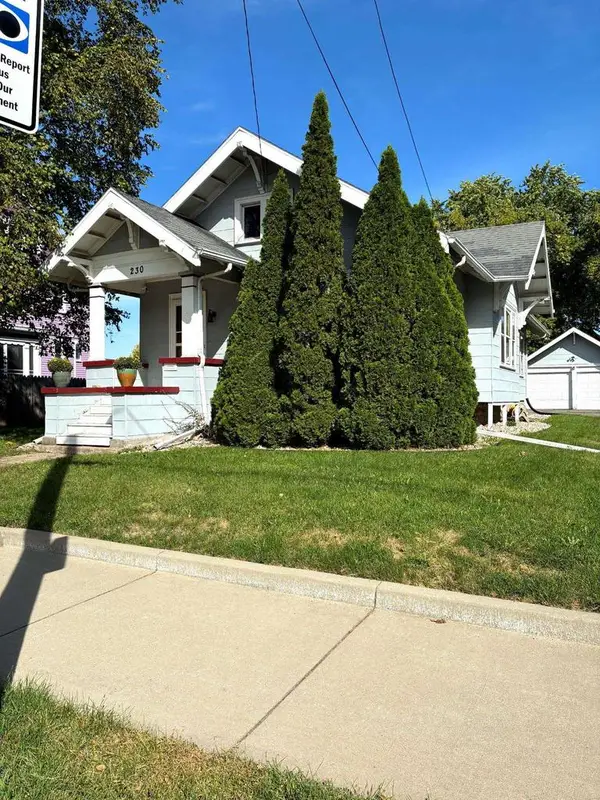 230 E IRVING AVENUE, Oshkosh, WI 54901