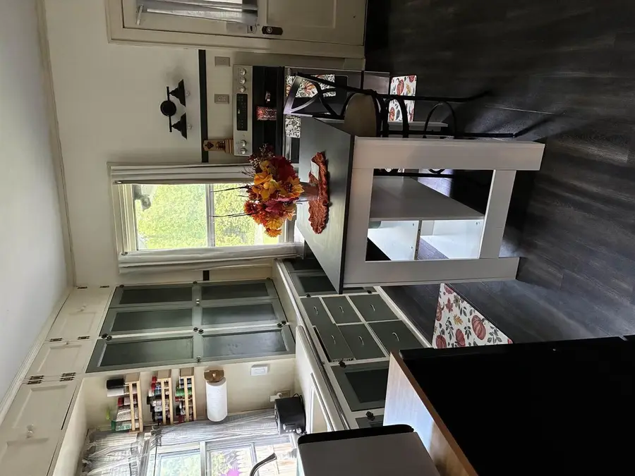 230 E IRVING AVENUE, Oshkosh, WI 54901 - #3