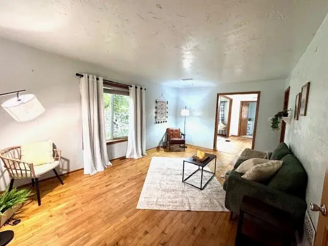 533 E PEARL STREET, Seymour, WI 54165 - #3