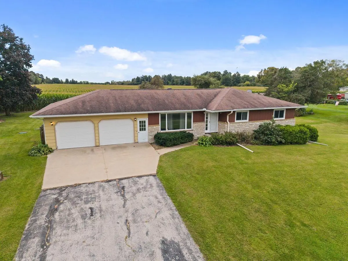E7989 STATE ROAD 54, New London, WI 54961 - #1
