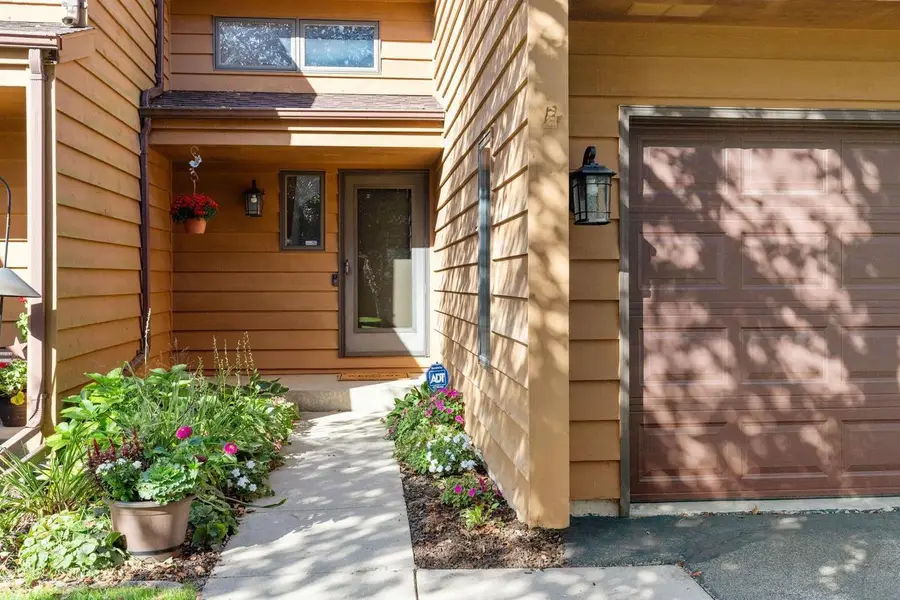 901 E WINDFIELD PLACE  #B, Appleton, WI 54911 - #2