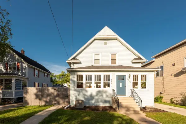 1033 N SAWYER STREET, Oshkosh, WI 54902