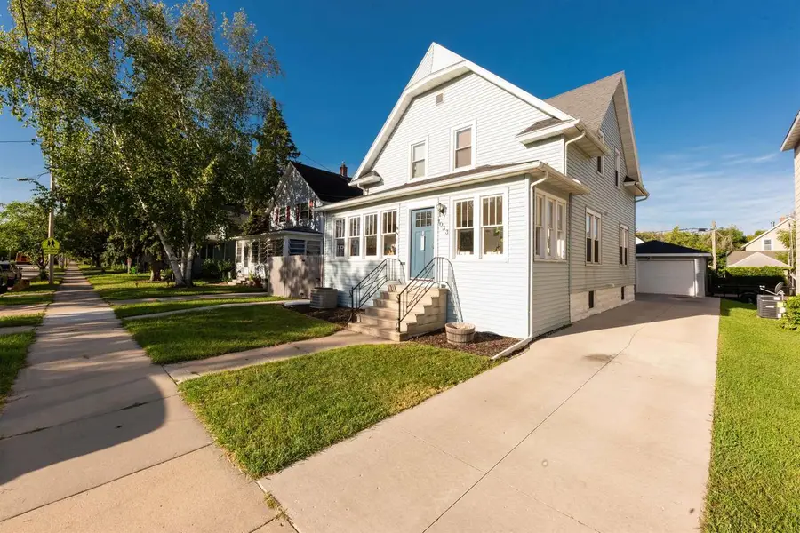 1033 N SAWYER STREET, Oshkosh, WI 54902 - #2