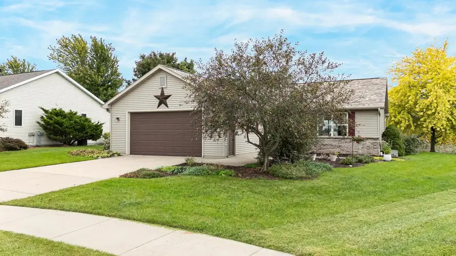2305 HEARTHSTONE DRIVE, Kaukauna, WI 54130 - #2