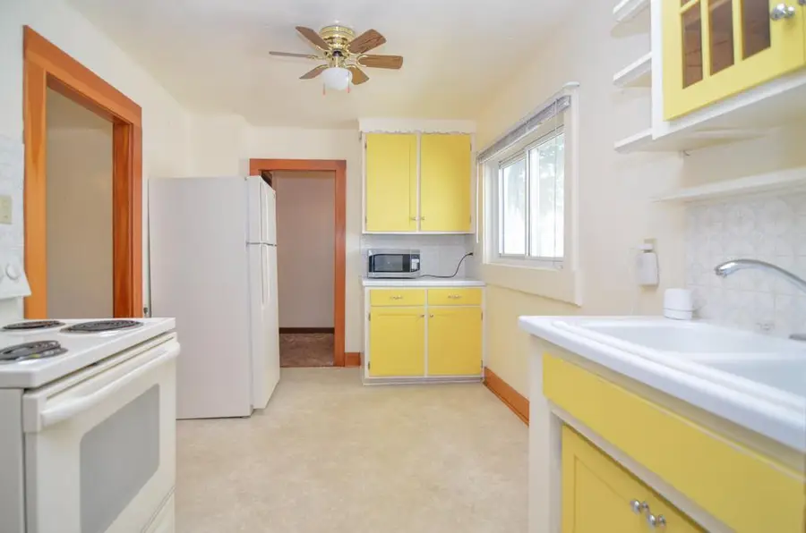 1253 ELM STREET, Green Bay, WI 54302 - #2