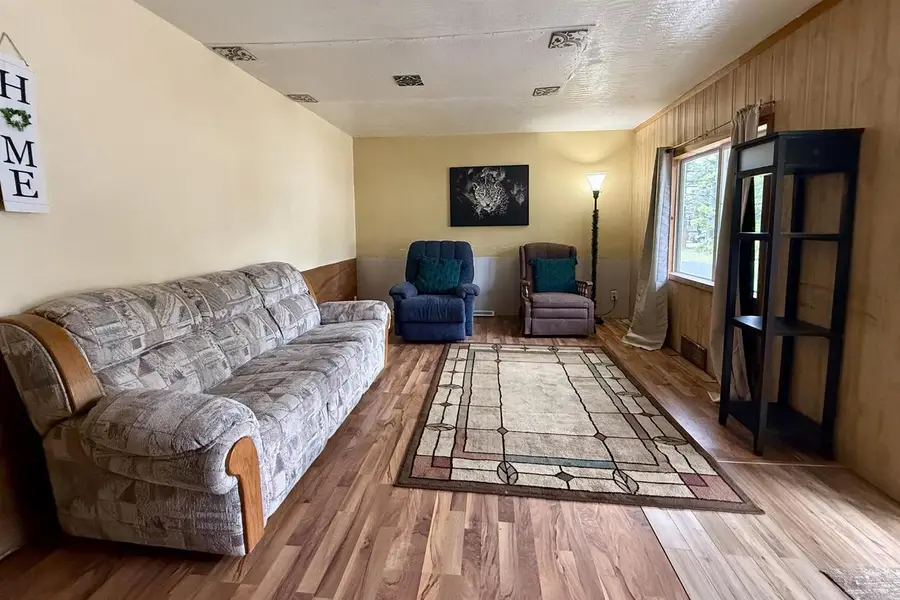 607 CUSHMAN STREET, Marinette, WI 54143 - #2