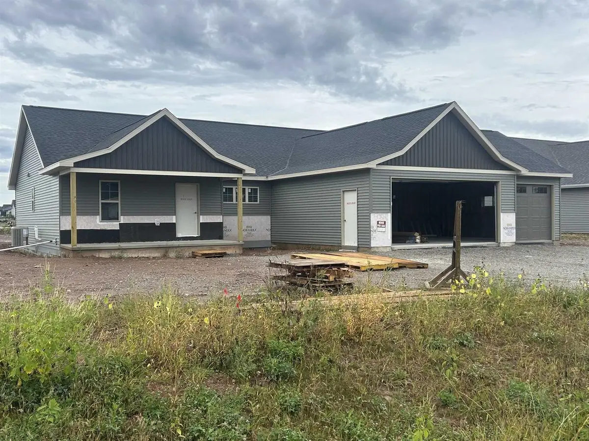 8361 MARLO AVENUE, Neenah, WI 54956 - #1