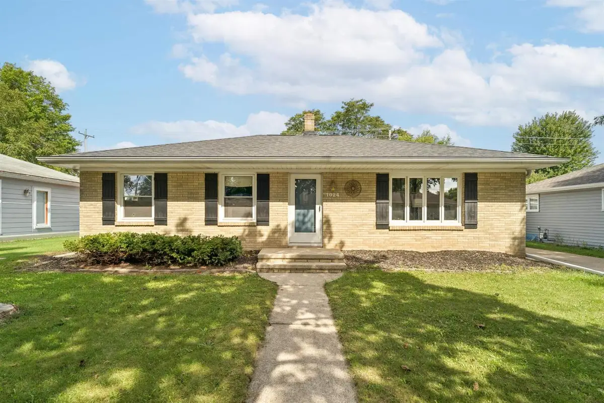 1024 E LINDBERGH STREET, Appleton, WI 54911 - #1