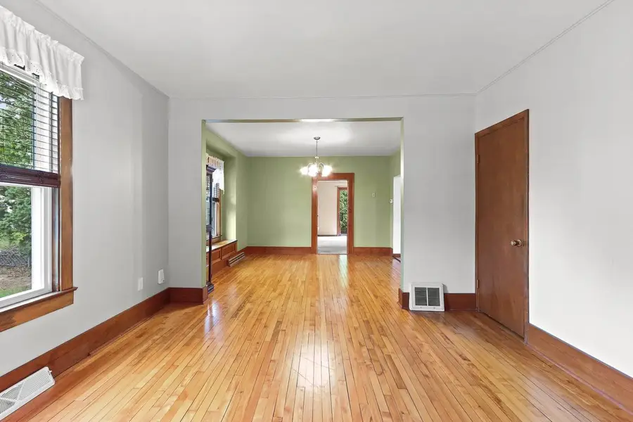 213 W MARQUETTE STREET, Appleton, WI 54911 - #3