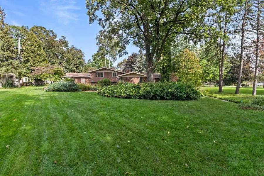 2663 WOODCREST DRIVE, Neenah, WI 54956 - #3
