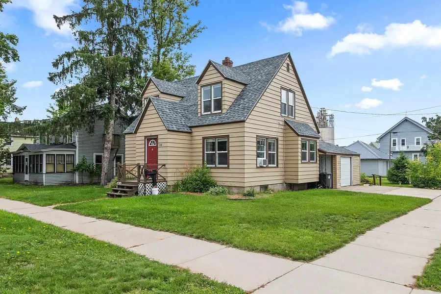 220 S UNION STREET, Shawano, WI 54166 - #2