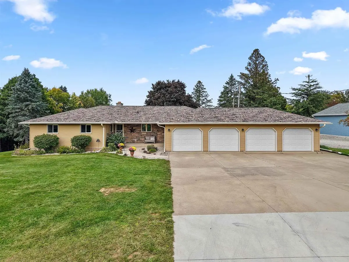 W7610 GRANDVIEW ROAD, Hortonville, WI 54944 - #1