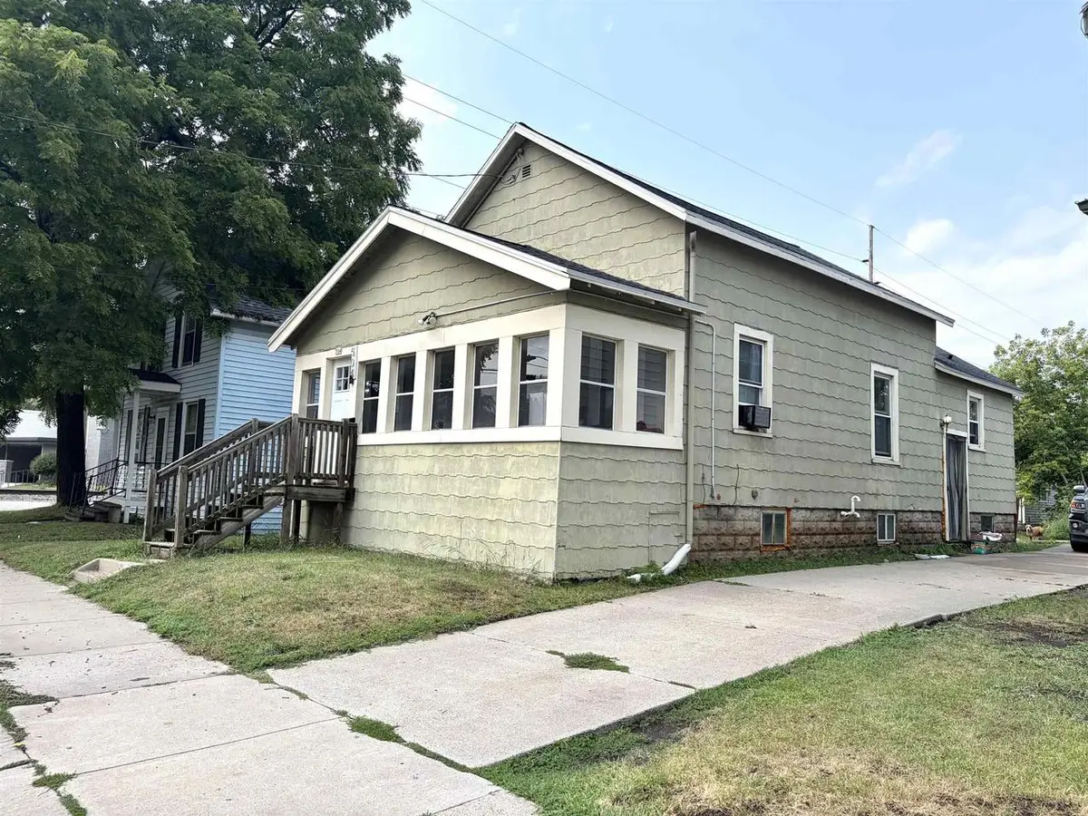 504 CEAPE AVENUE, Oshkosh, WI 54901 - #1