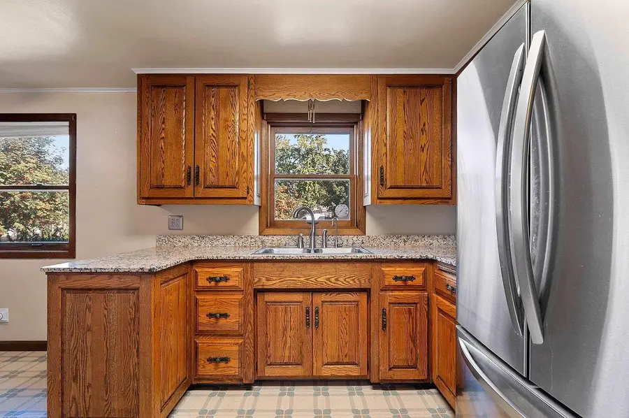 1934 DEBRA LANE, Green Bay, WI 54302 - #2