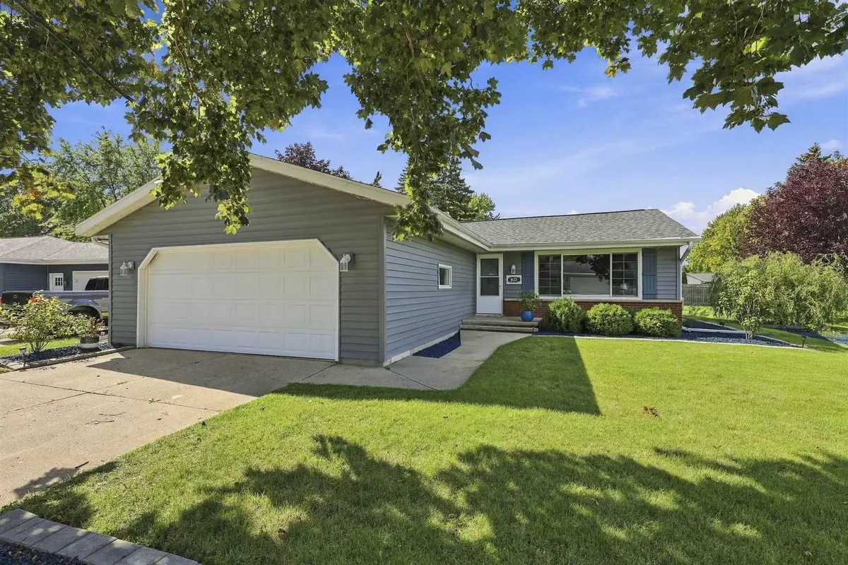 1621 N BLOSSOM DRIVE, Appleton, WI 54914 - #1