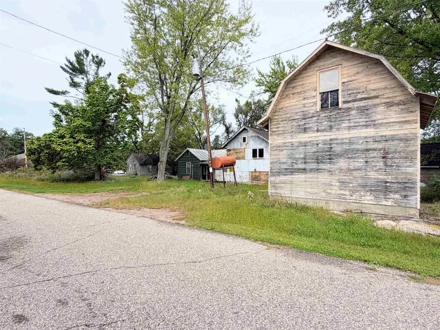 2306 LEDGE STREET, Tigerton, WI 54486 - #2