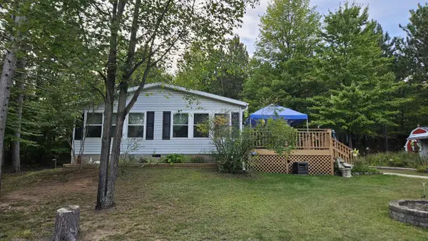W4965 N PATHFINDER CIRCLE, Shawano, WI 54166