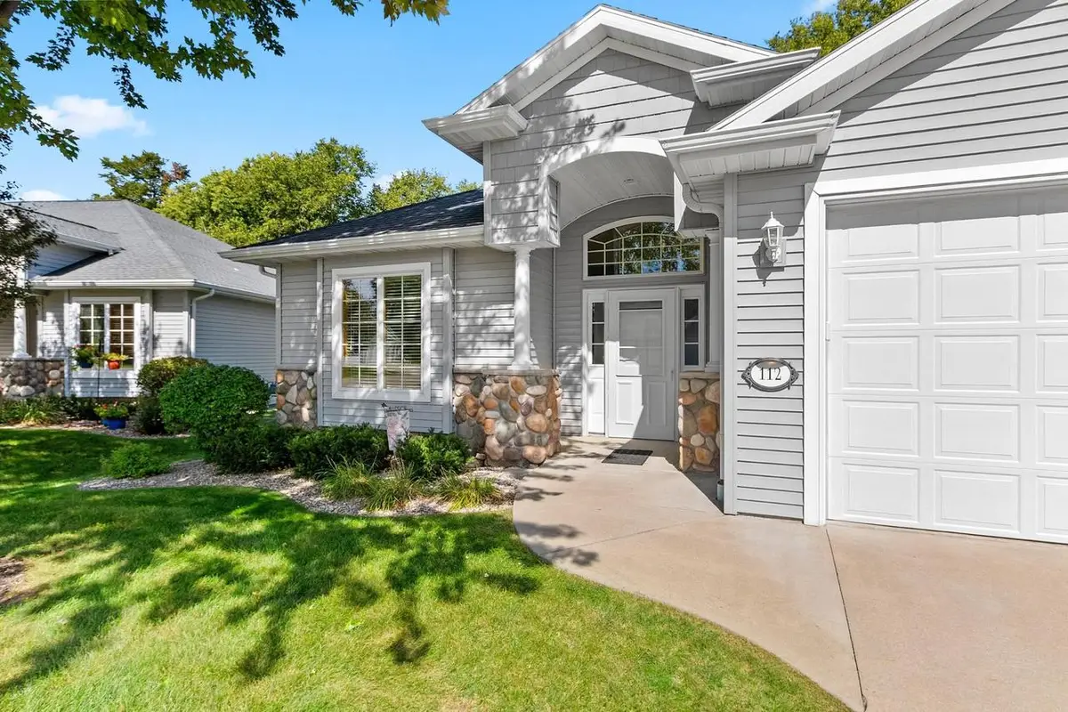 112 REGENT PLACE, Neenah, WI 54956 - #1