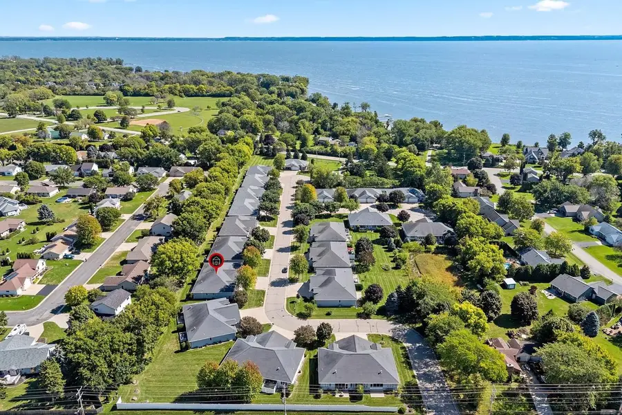 112 REGENT PLACE, Neenah, WI 54956 - #2