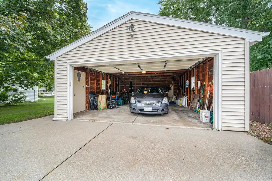2124 S FOUNTAIN AVENUE, Appleton, WI 54915 - #3