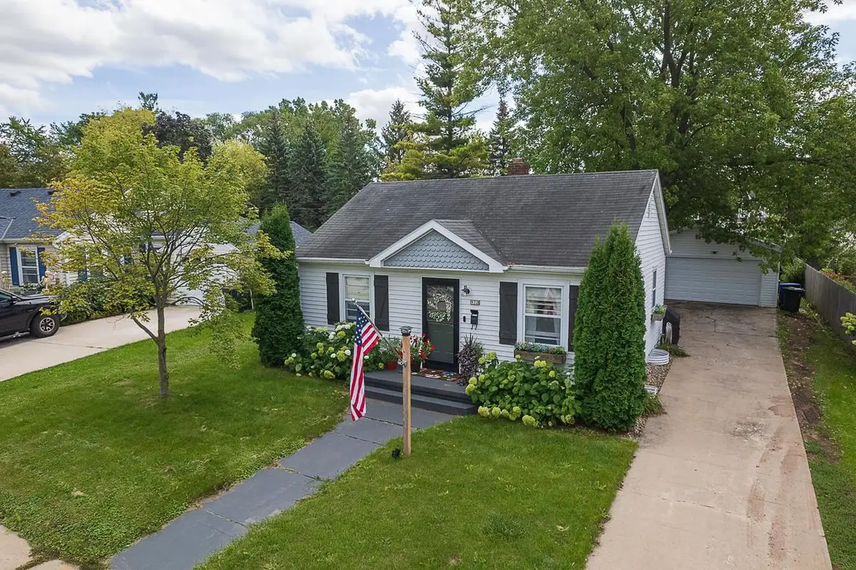 932 MANSION STREET, De Pere, WI 54115 - #1