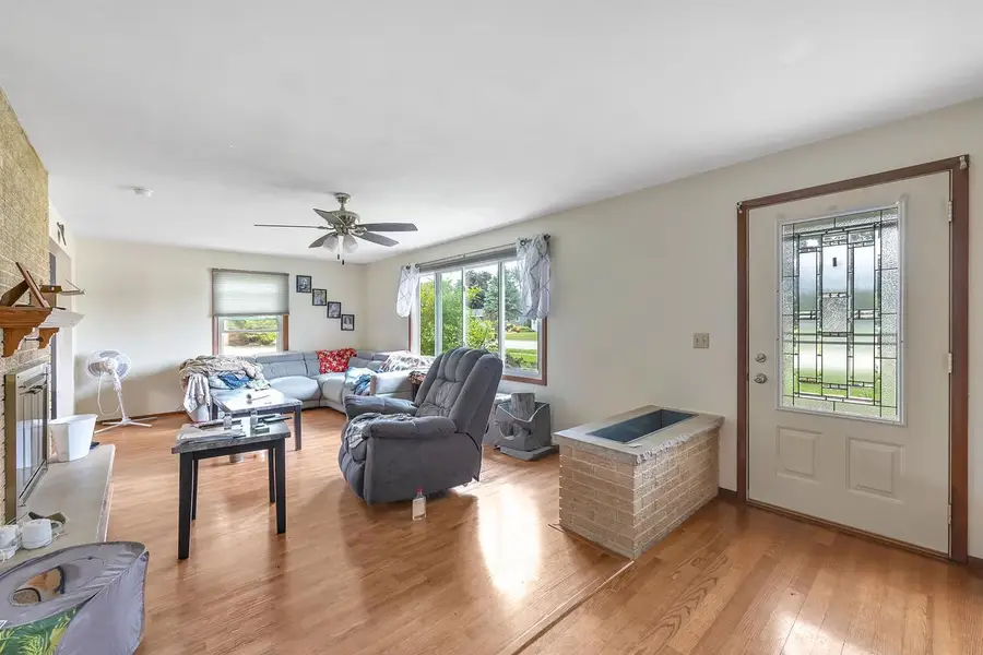127 W CAPITOL DRIVE, Appleton, WI 54911 - #3