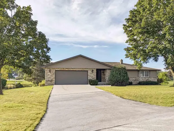 W4935 SUNSET LAKE COURT, Sherwood, WI 54169