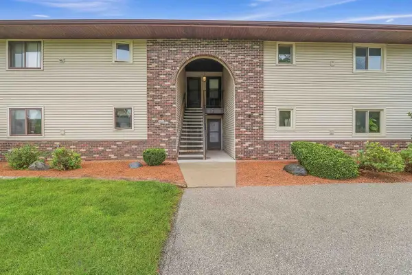 1737 MARICOPA DRIVE, Oshkosh, WI 54904
