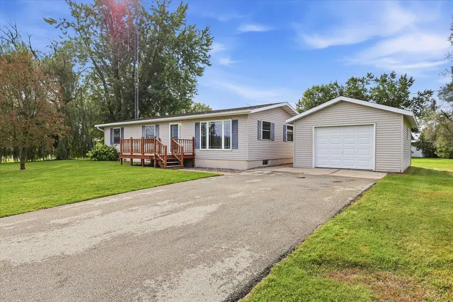 525 CHURCH STREET, Tigerton, WI 54486 - #2