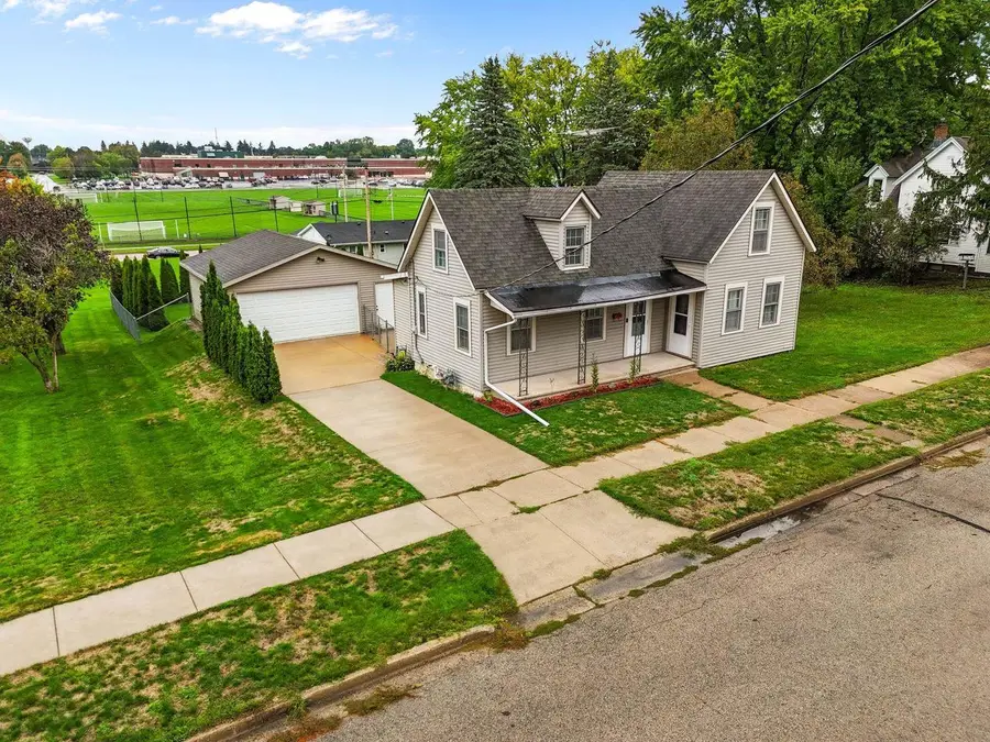 189 E BERLIN STREET, Berlin, WI 54923 - #2
