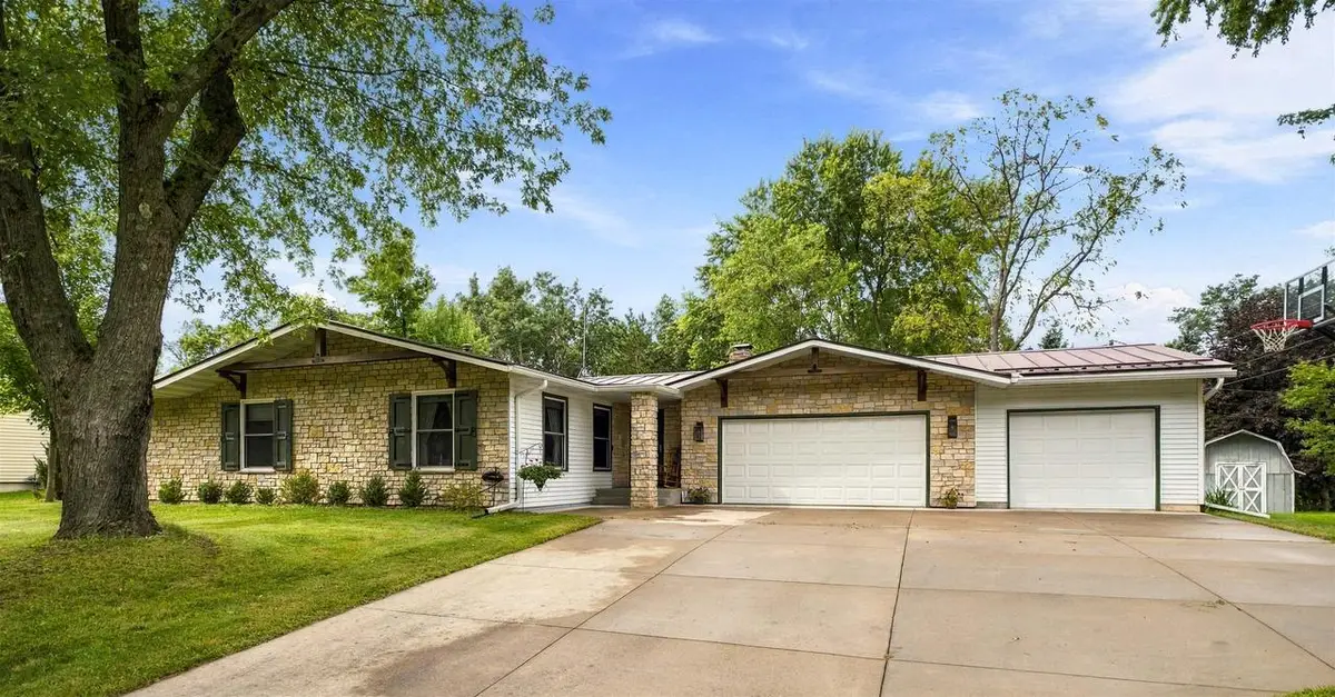 416 S HARRISON STREET, Waupaca, WI 54981 - #1