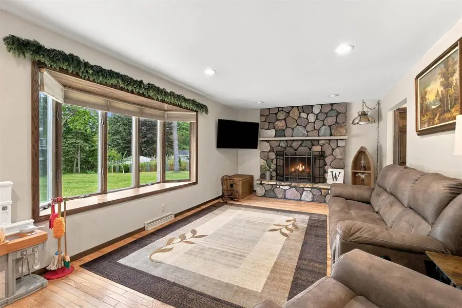 416 S HARRISON STREET, Waupaca, WI 54981 - #2