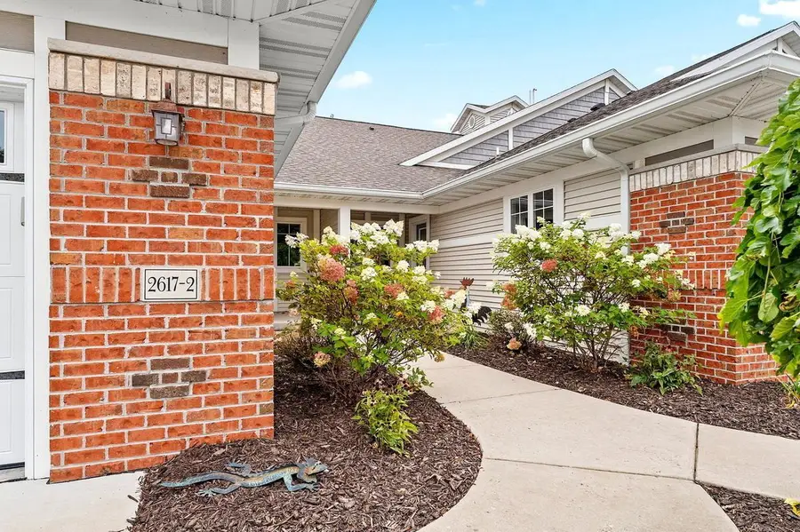 2617 BAY HARBOR CIRCLE, Green Bay, WI 54304 - #2