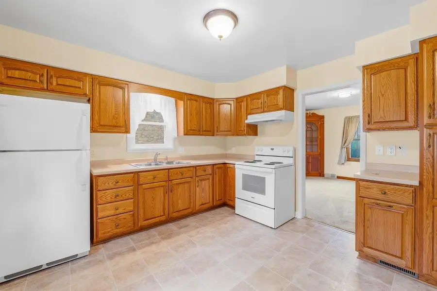 169 S ADAMS AVENUE, Berlin, WI 54923 - #3