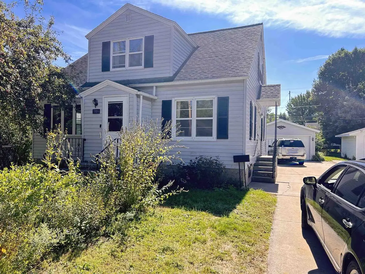 3009 HALL AVENUE, Marinette, WI 54143 - #1